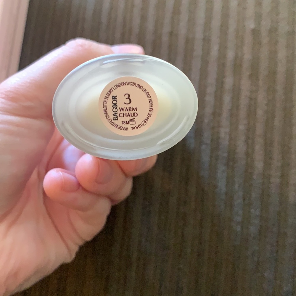 Charlotte Tilbury Airbrush Flawless Foundation shade 3 Warm - Picture 3 of 4